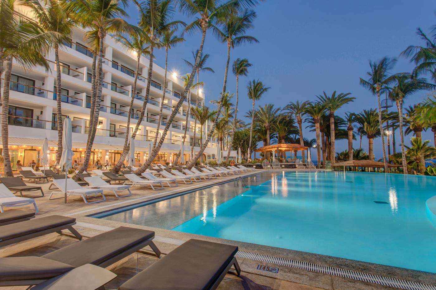 Hotel-Fariones-Pool-16