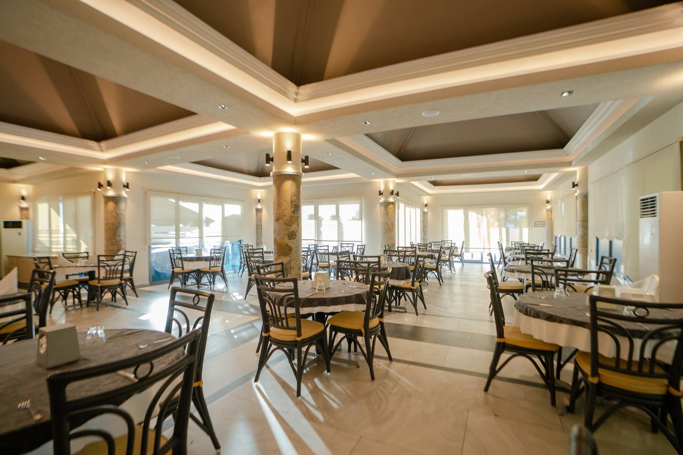 Grand-Blue-Sky-International-Restaurant-27