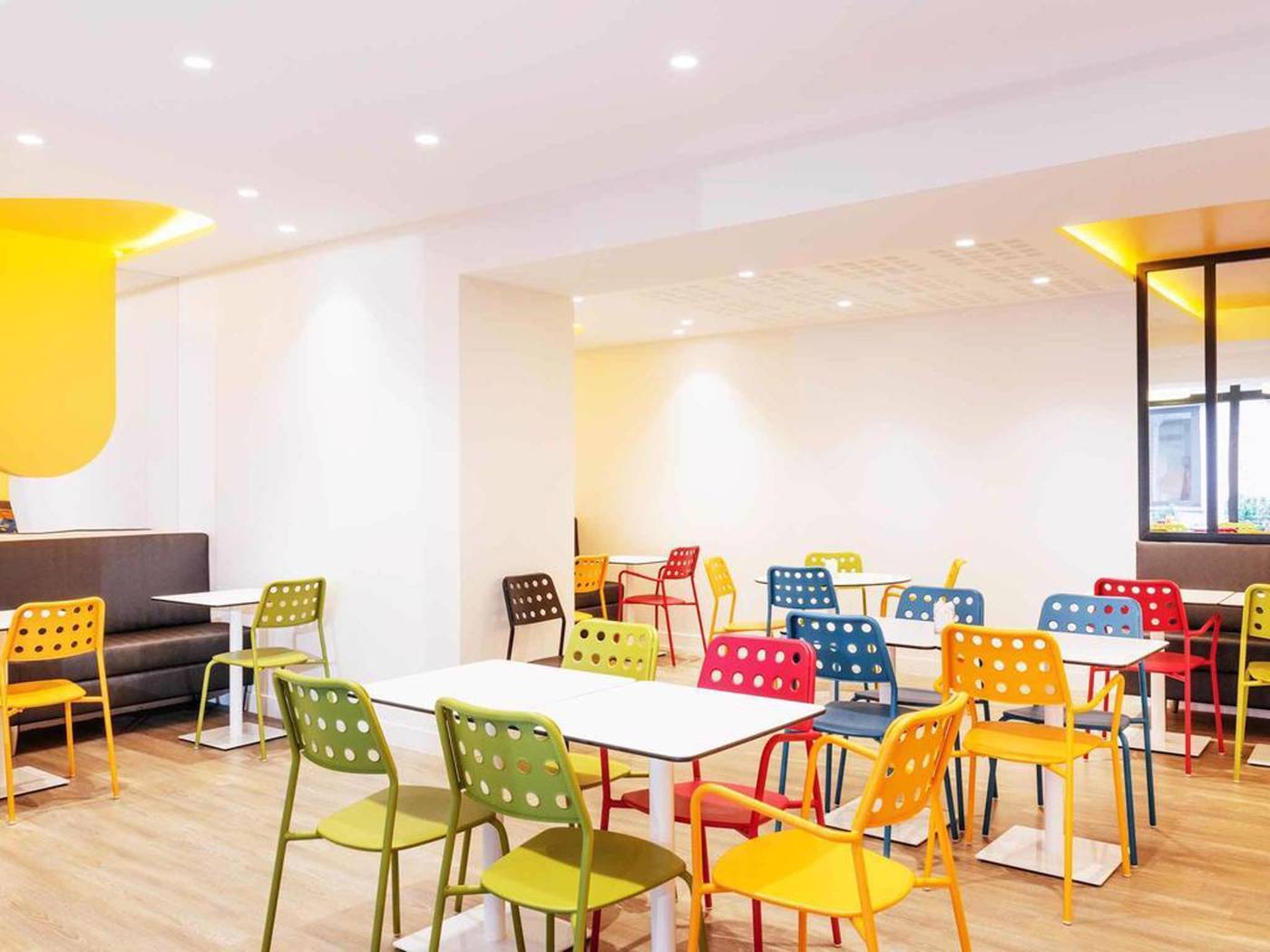 ibis-Styles-Paris-La-Defense-Courbevoie-Restaurant-19