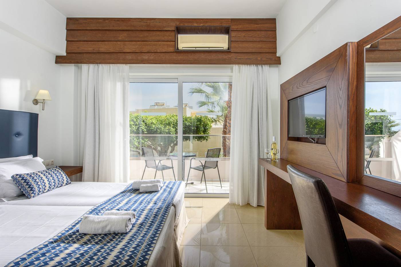 Katrin-Hotel-and-Bungalows-Room-19