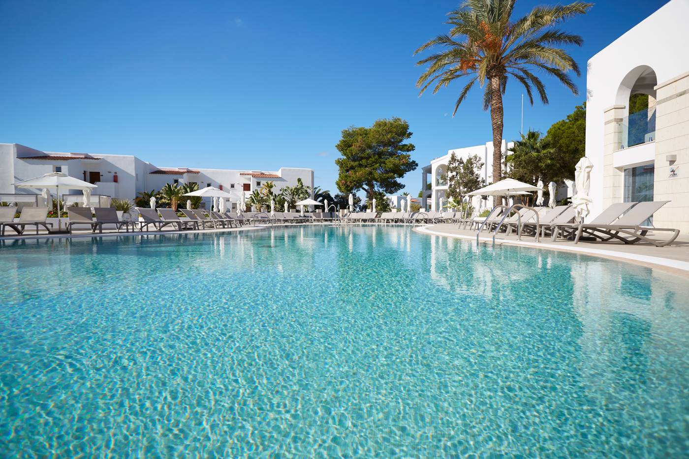 Insotel-Club-Tarida-Playa-Pool-6