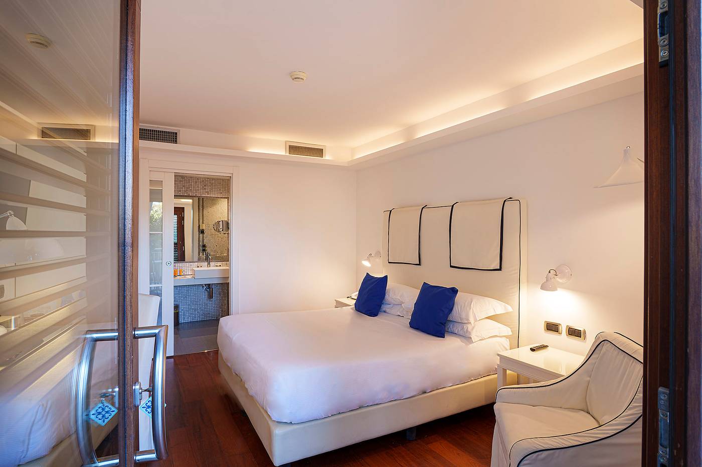 La-Plage-Resort-Room-17