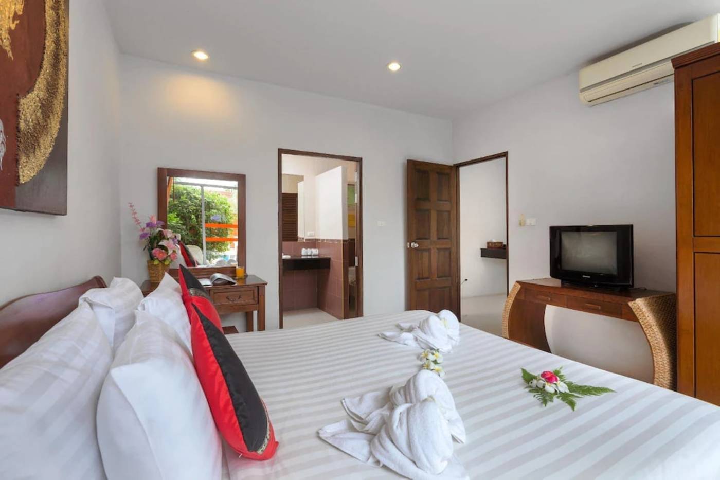 Phuket-Sea-Resort-SHA-by-ZUZU-Room-23