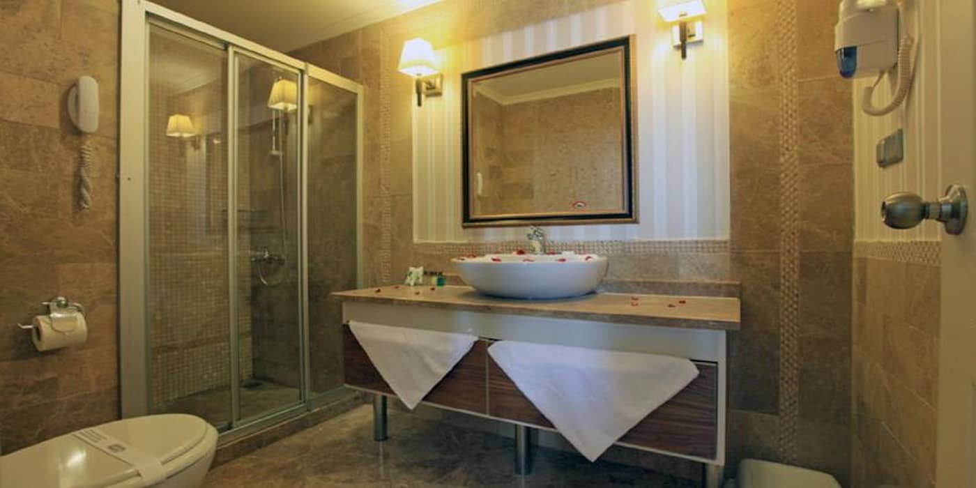 Tac-Premier-Hotel---Spa-Room-34