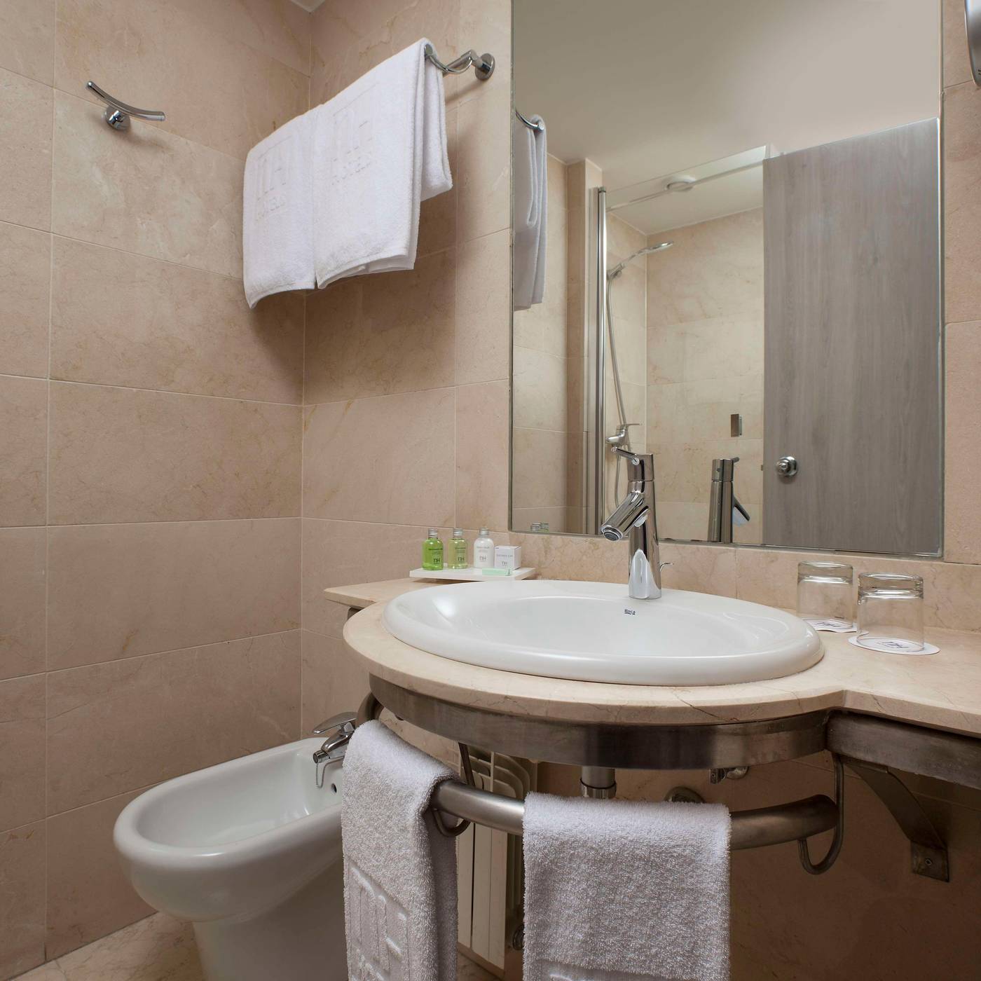 NH-Madrid-Barajas-Airport-Room-17