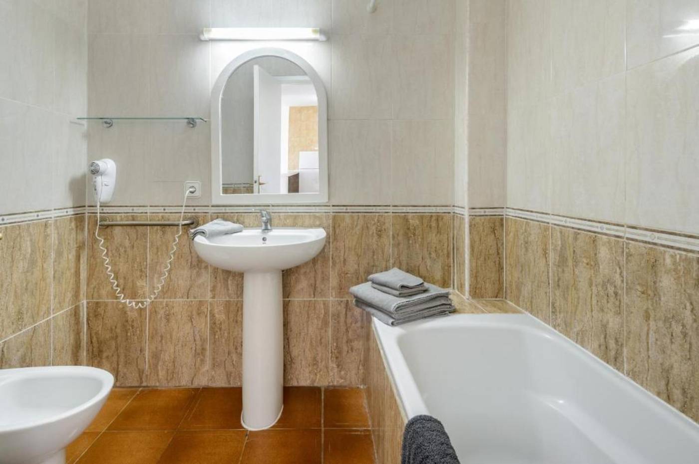 Apartamentos-San-Antonio-Beach-Room-30