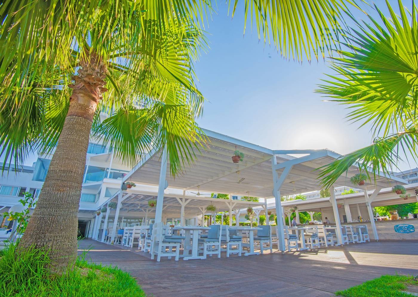 Silver-Sands-Beach-Hotel-Restaurant-7