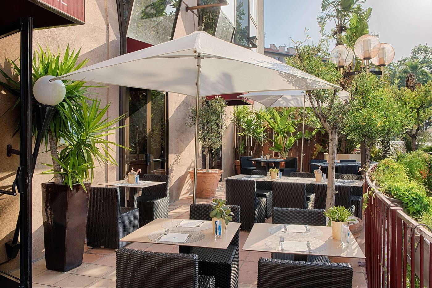 NH-Nice-Restaurant-11