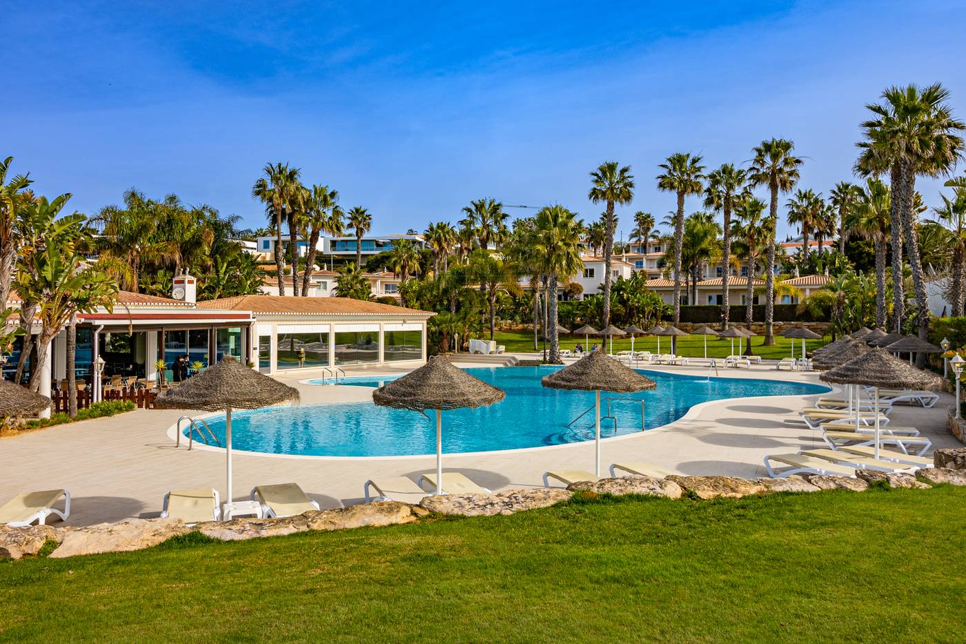 Clube-Porto-Mos-Pool-1