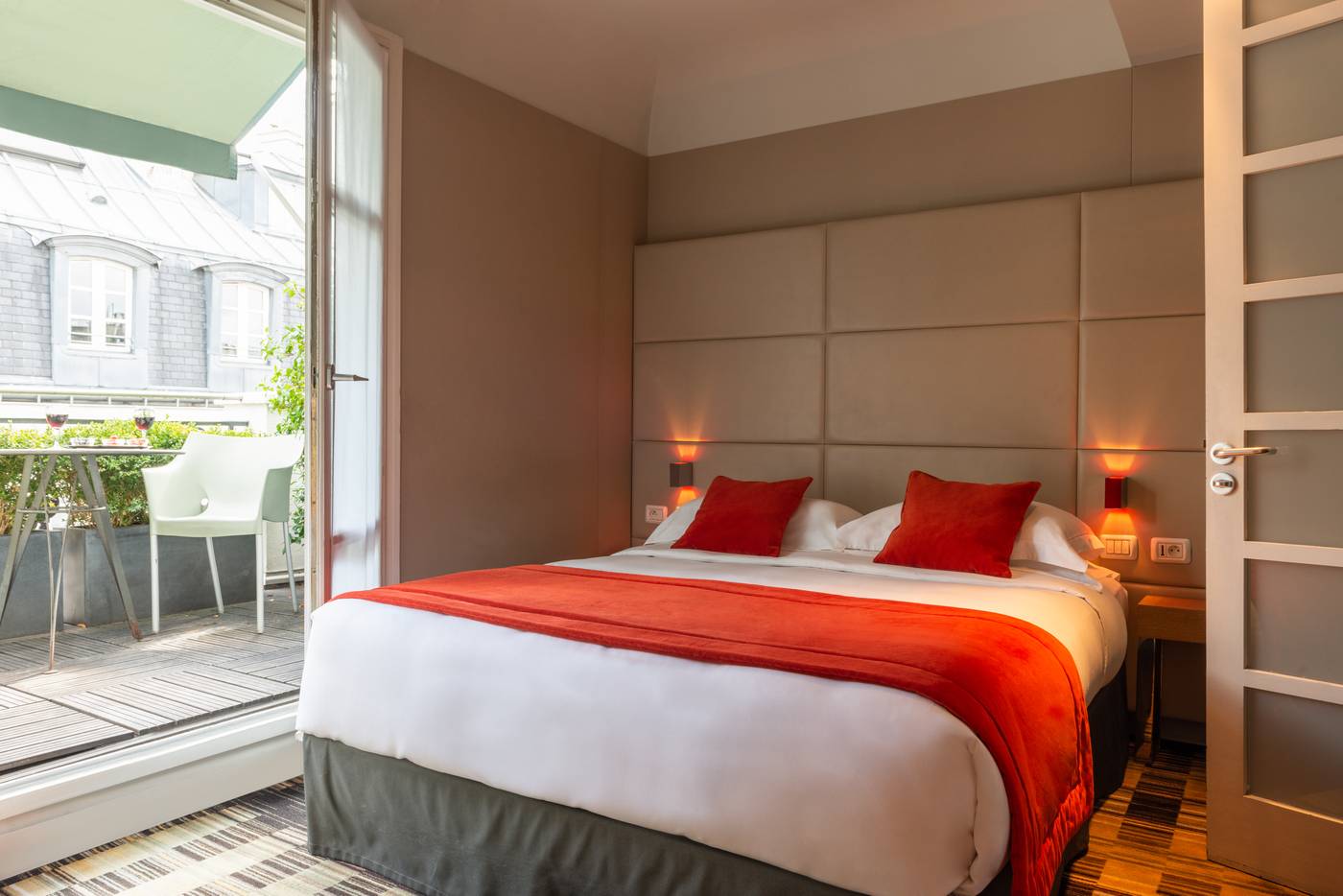 Hotel-Golden-Tulip-Opera-De-Noailles-Room-32