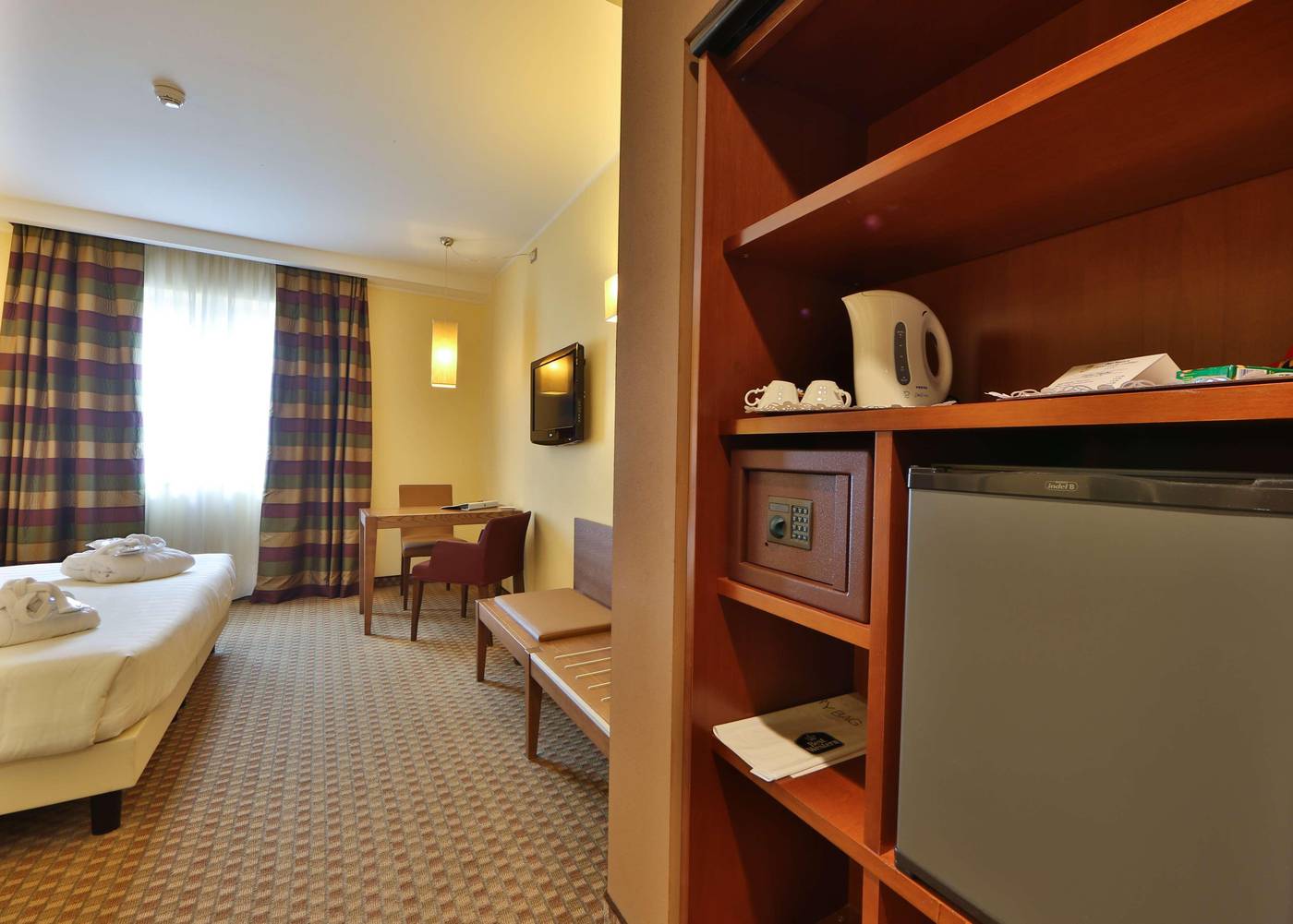 Best-Western-Grand-Htl-Guinigi-Room-18