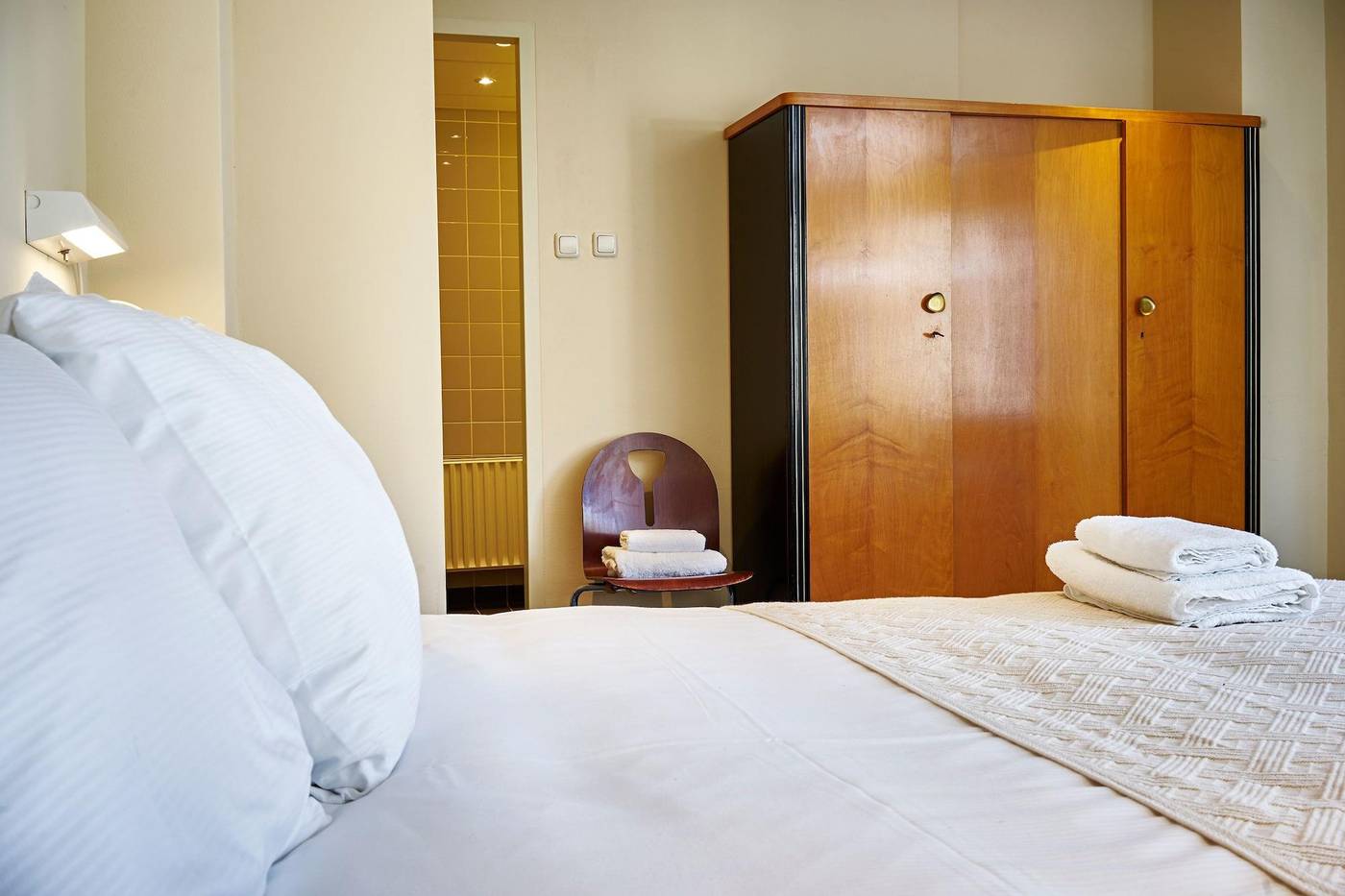 Pension Homeland-Netherlands-Amsterdam-Room-6