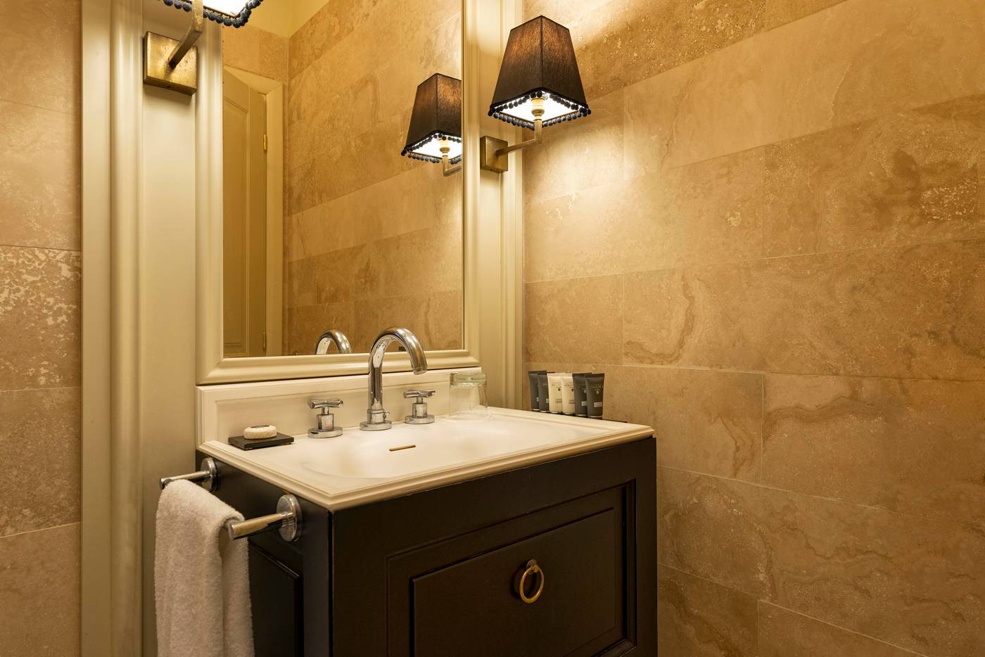 Profumo-Maison-Colosseo-Room-37