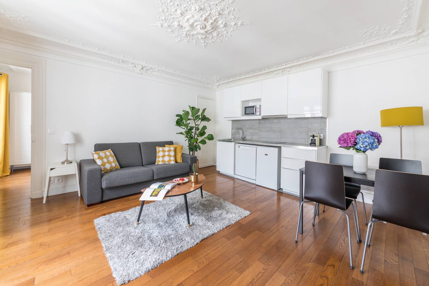 Residence-Bergere---Apartments-Room-19