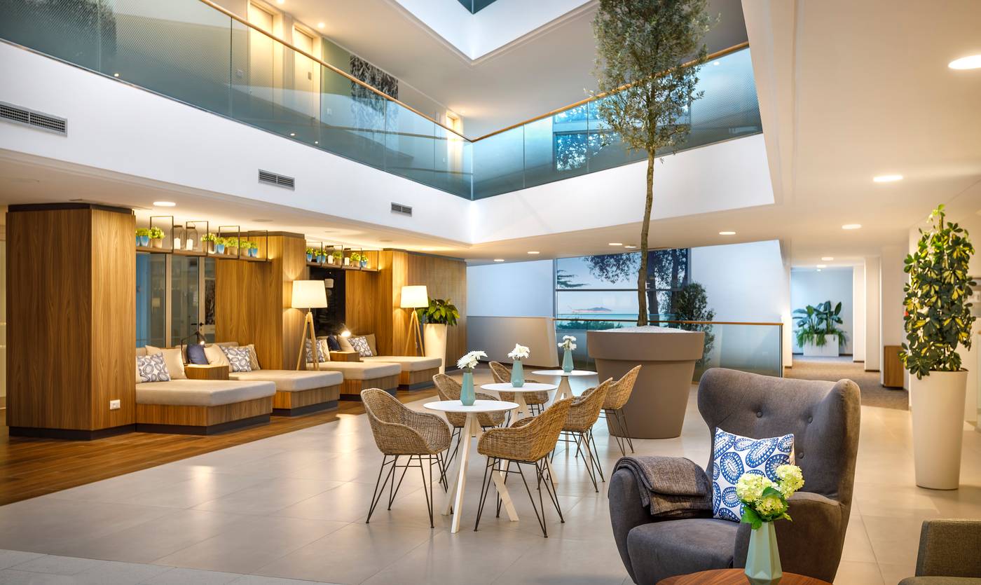 Valamar-Argosy-Hotel-Dubrovnik-Lobby-36