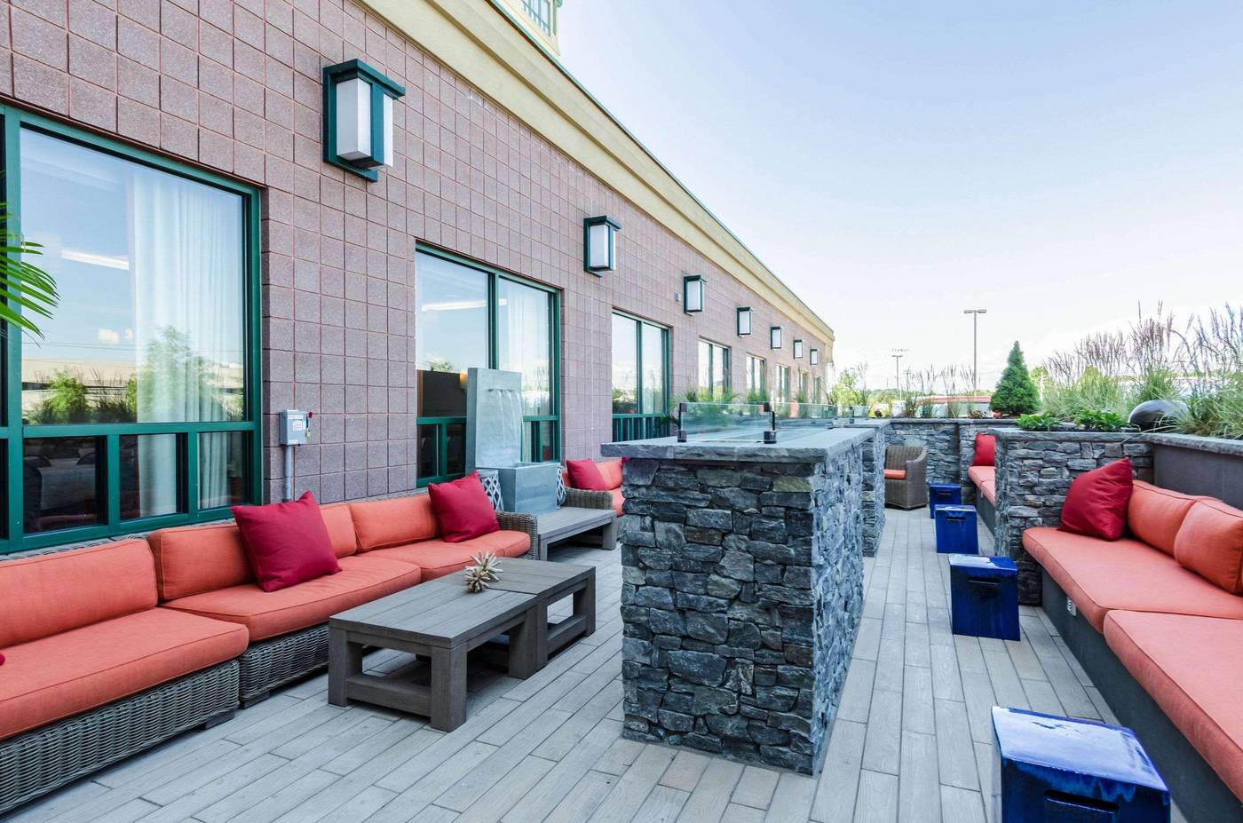 Comfort-Inn---Suites-Logan-Airport-General-view-74