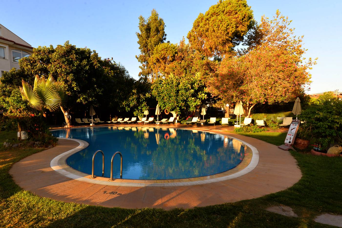 Mutlu-Beach-Pool-4