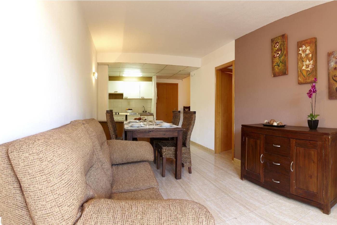 Catalonia-Gardens-Room-4