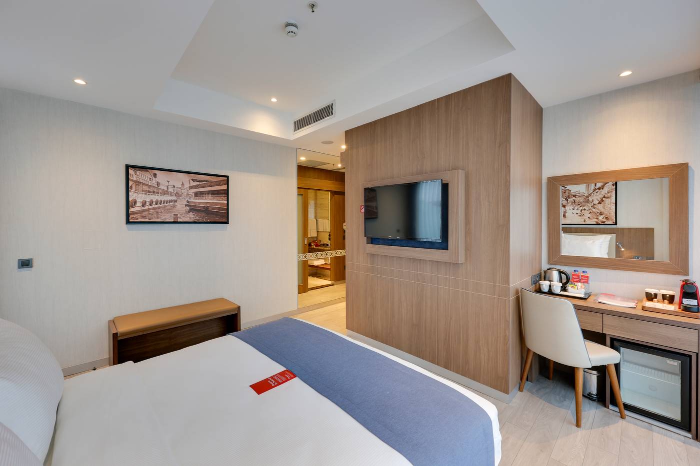 Ramada-Istanbul-Old-City-Room-25