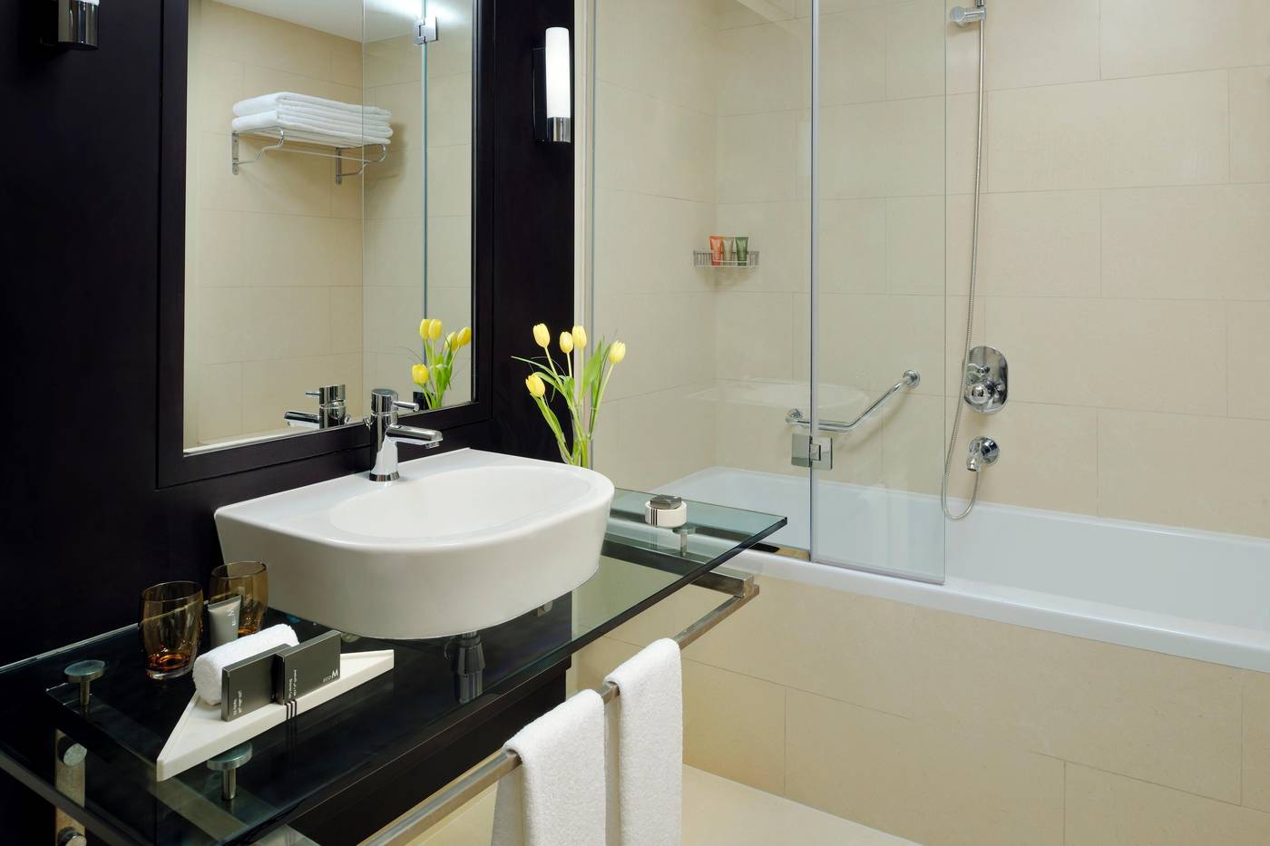 Movenpick-Hotel-Jumeirah-Lakes-Towers-Room-31