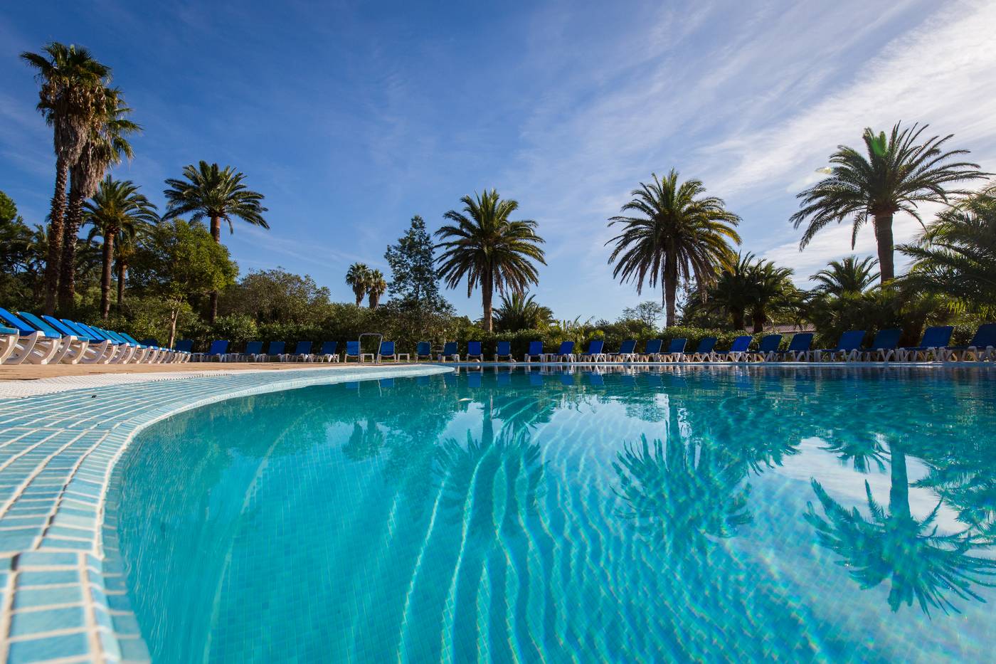 SOWELL-HOTELS-Saint-Tropez-Pool-4