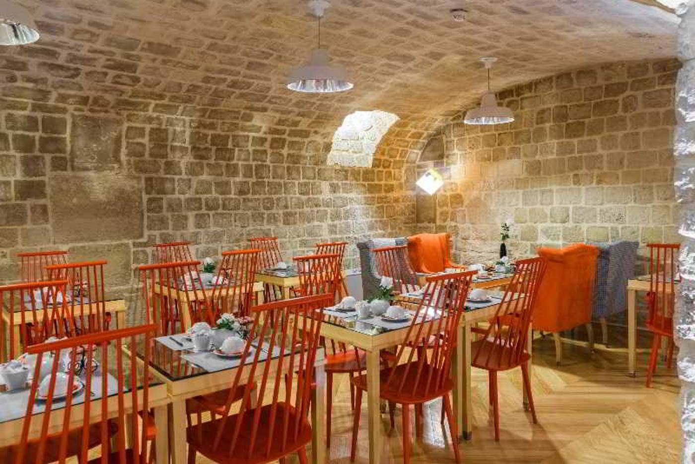 Lorette-Astotel-Bar-32