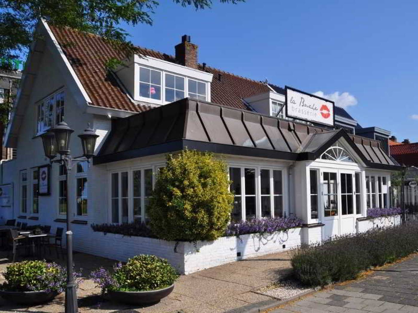 Herbergh-Amsterdam-Airport-General-view-25