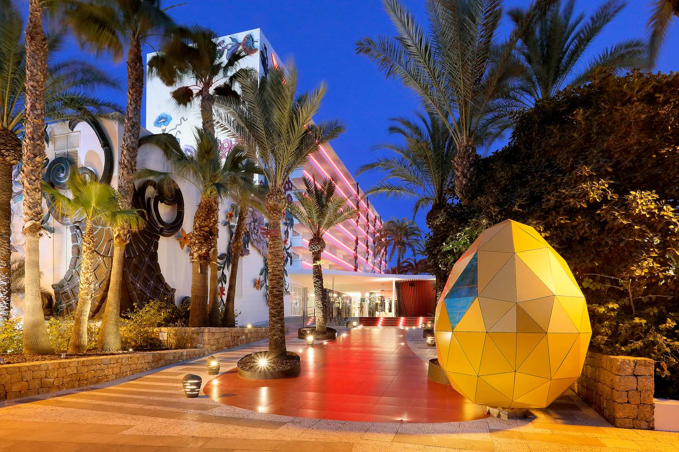 Ushuaia-Ibiza-Beach-Hotel-General-view-5
