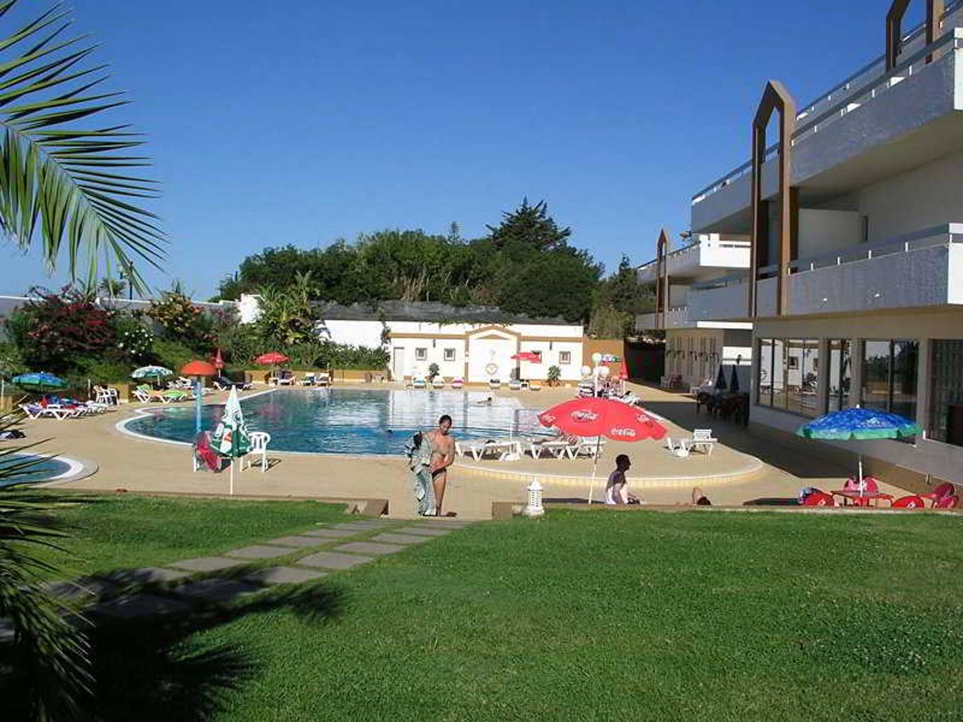Luar-Pool-1