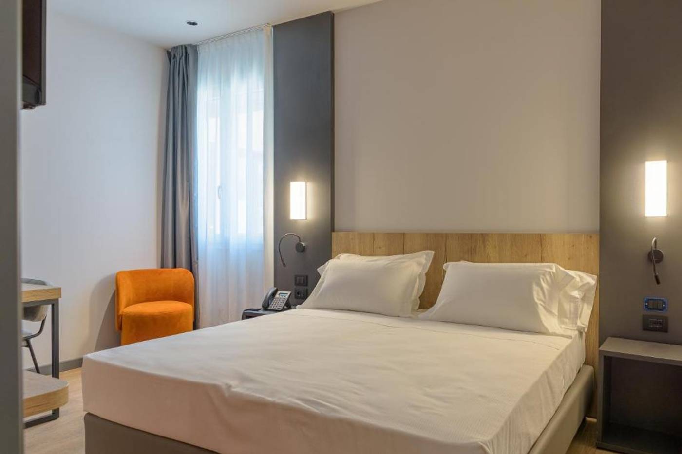 Hotel Leonessa Brescia-Italy-Brescia BS-Room-8