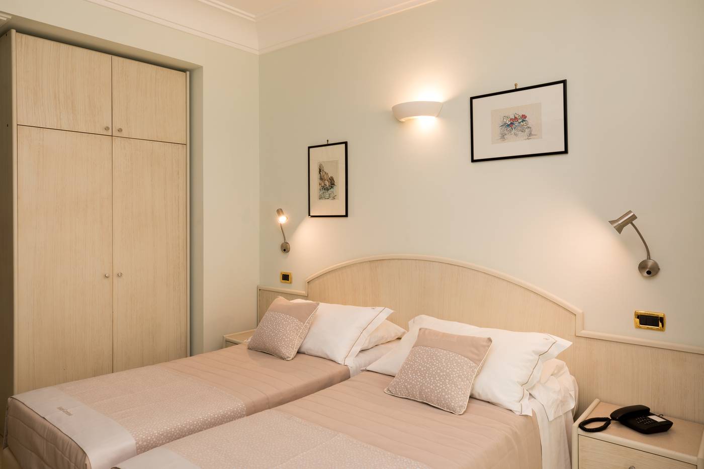 Comfort-Hotel-Gardenia-Sorrento-Coast-Room-32