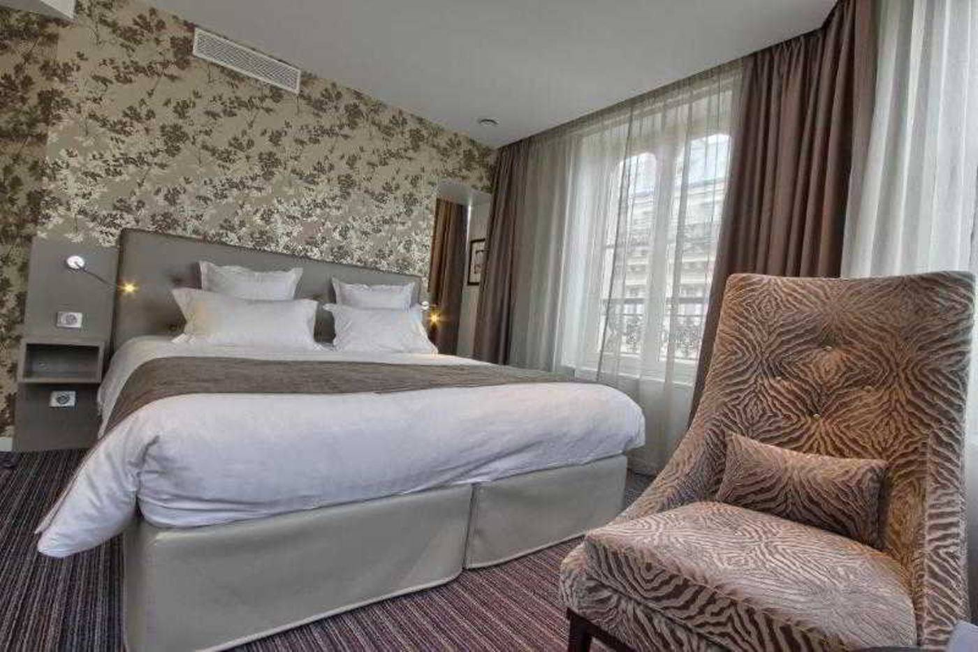 Chamar-Hotel-Room-14