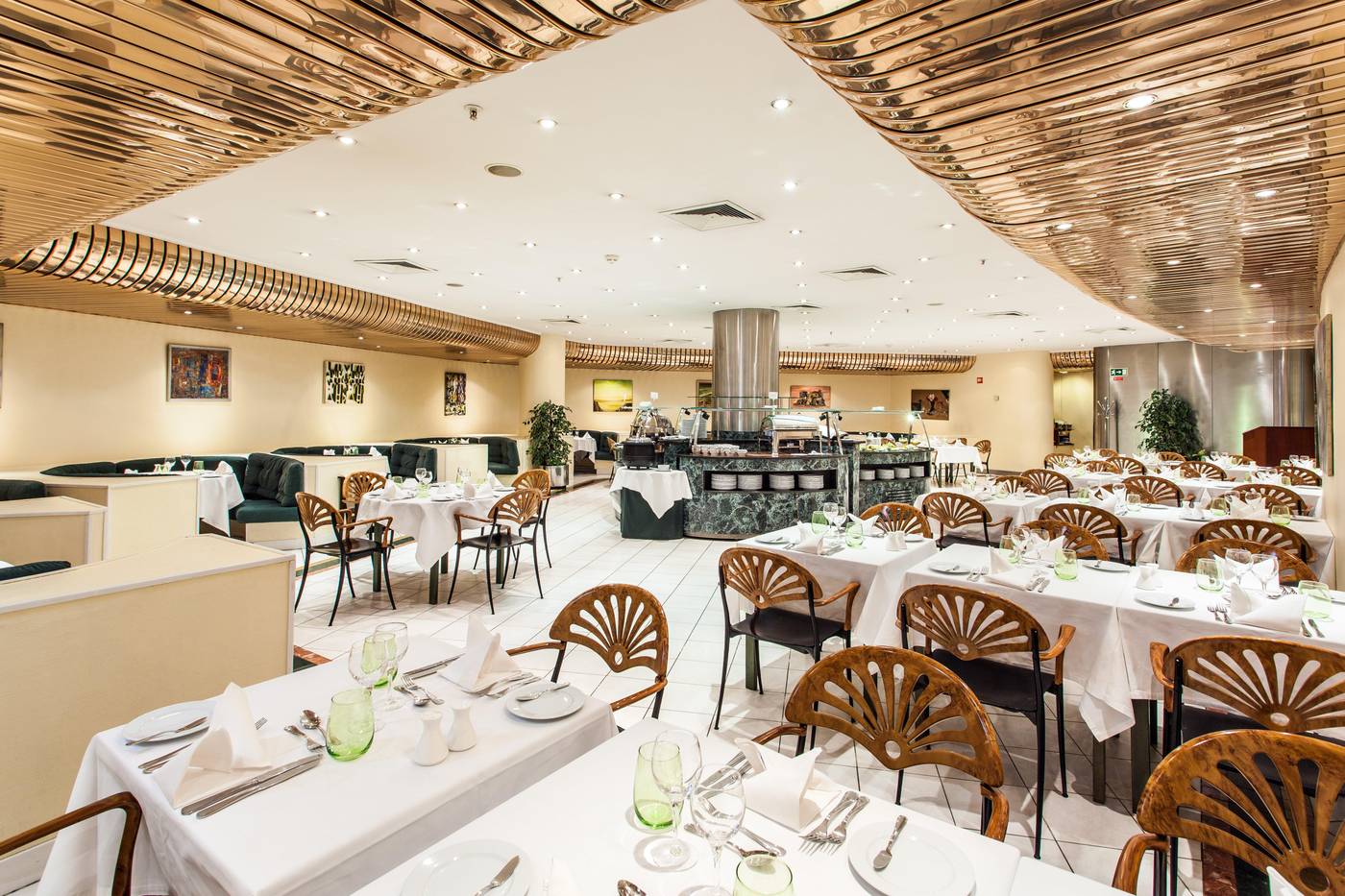 Holiday-Inn-Lisbon-Continental-Restaurant-43