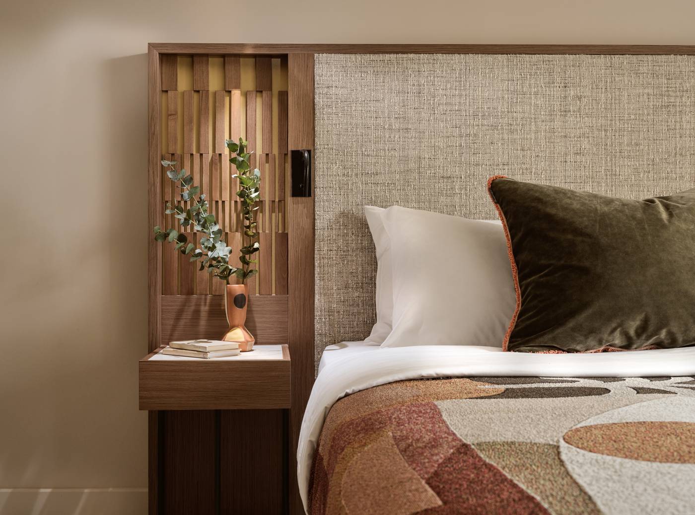 Eagles-Palace-Room-45