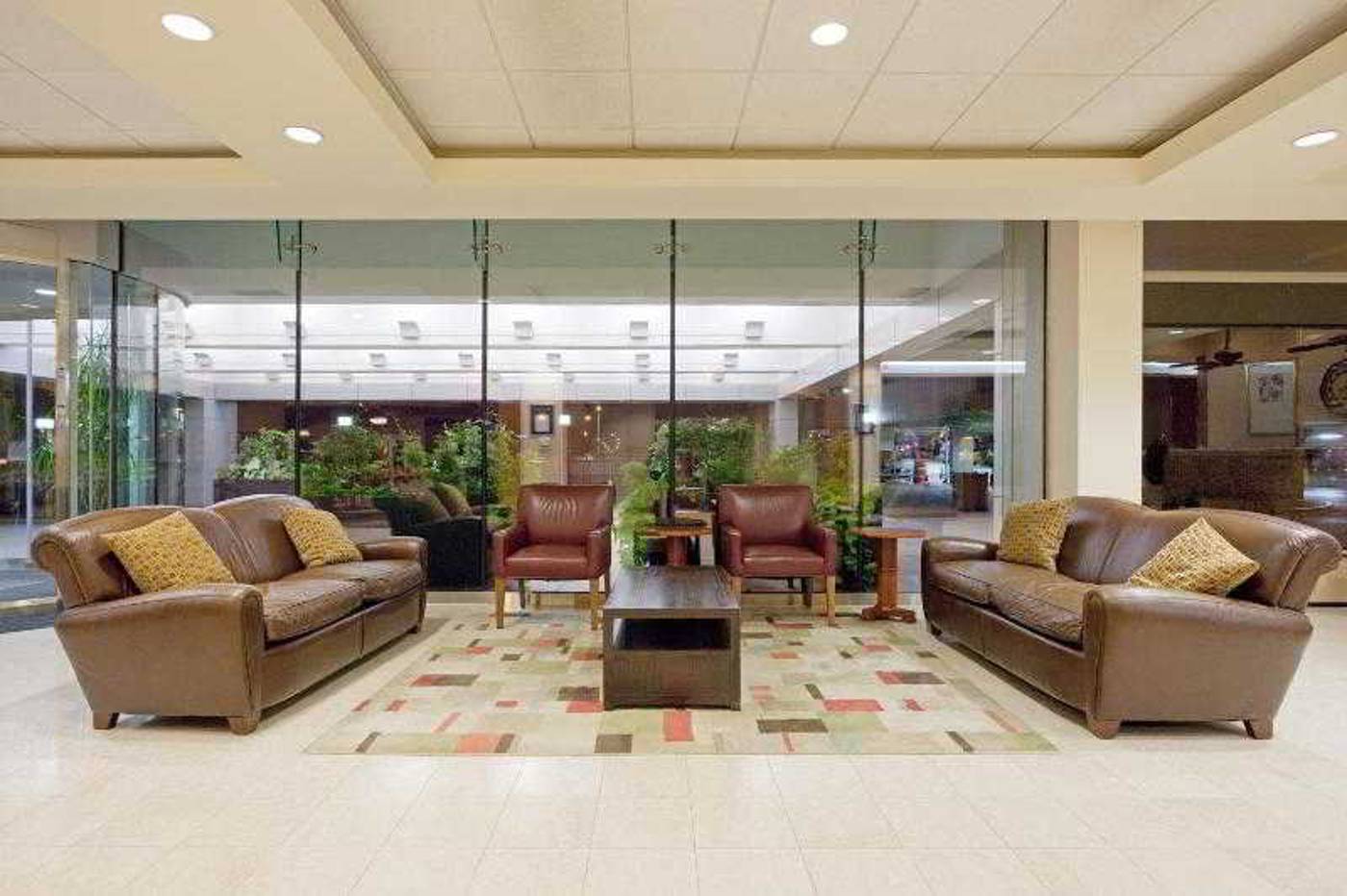 Crowne-Plaza-Boston-Newton-Hotel-Lobby-17