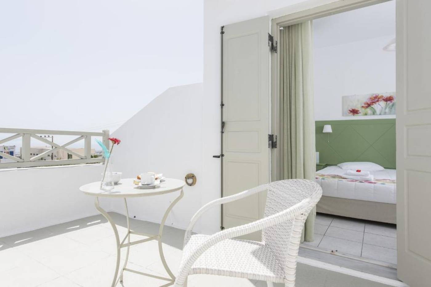 Nissos-Thira-Room-30