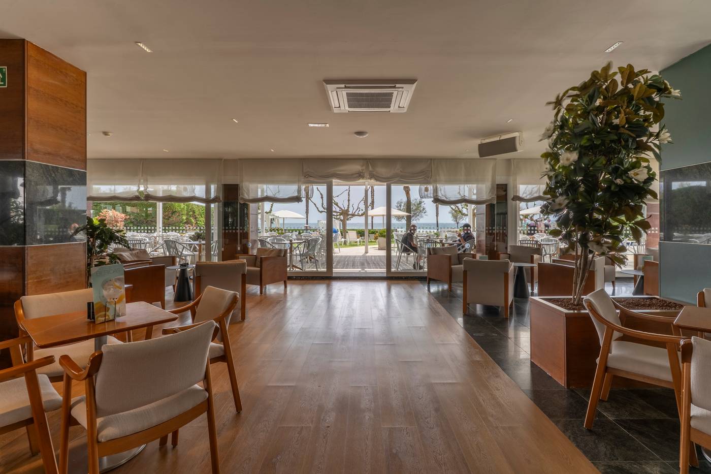 Prestige-Victoria-Bar-58