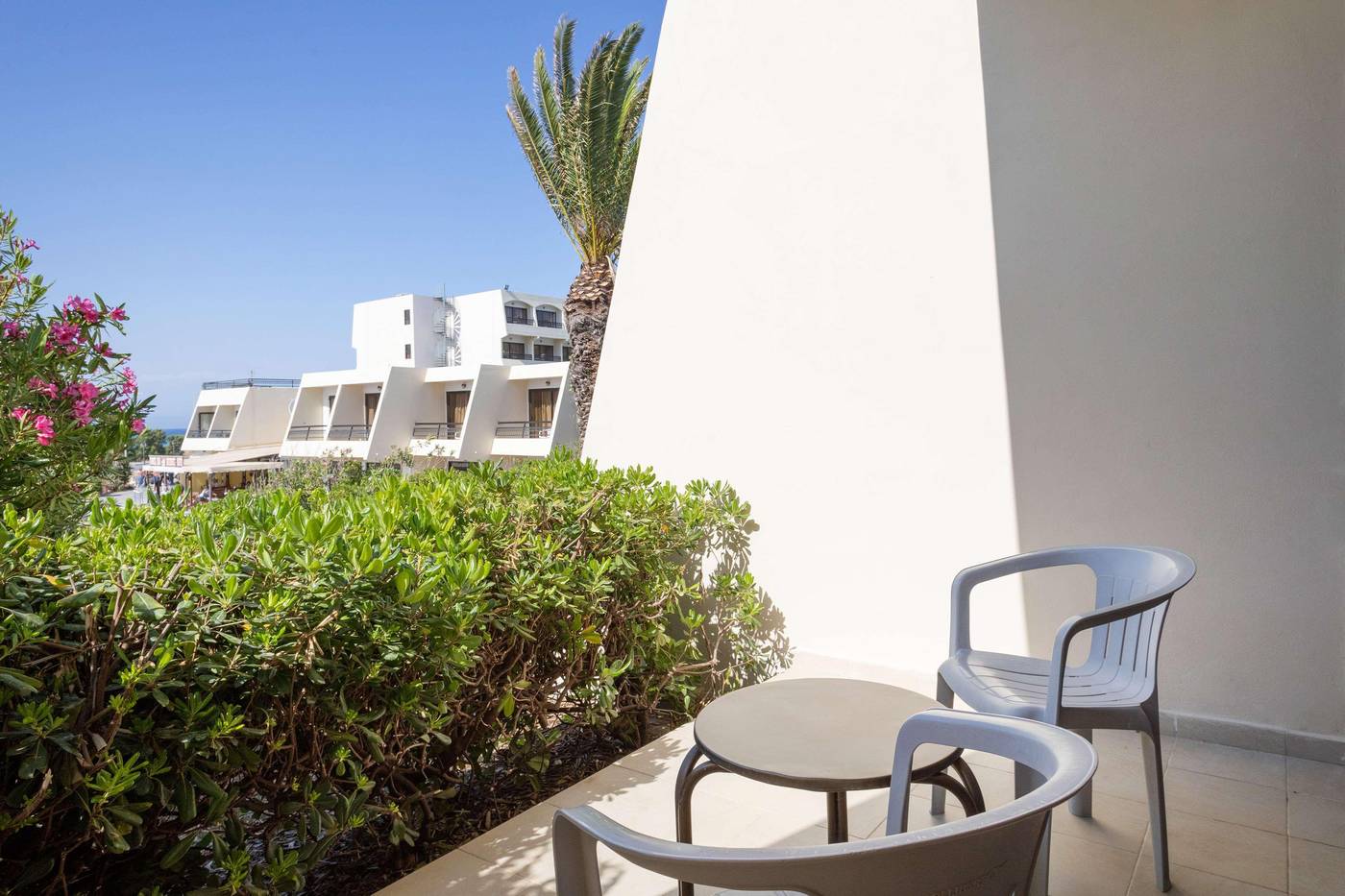 Sol-Cosmopolitan-Rhodes-Room-14