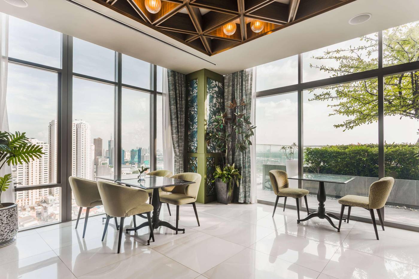 Wyndham-Bangkok-Queen-Convention-Centre-Restaurant-13