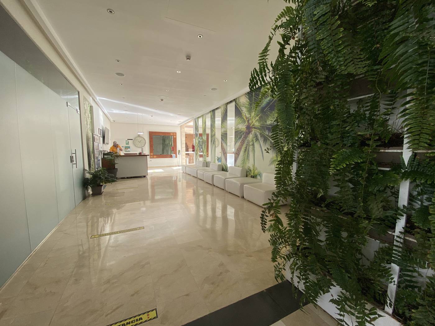 Parque-de-las-Americas-Lobby-28