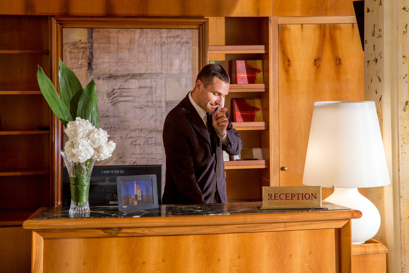 Unaway-Hotel-Empire-Roma-Lobby-12