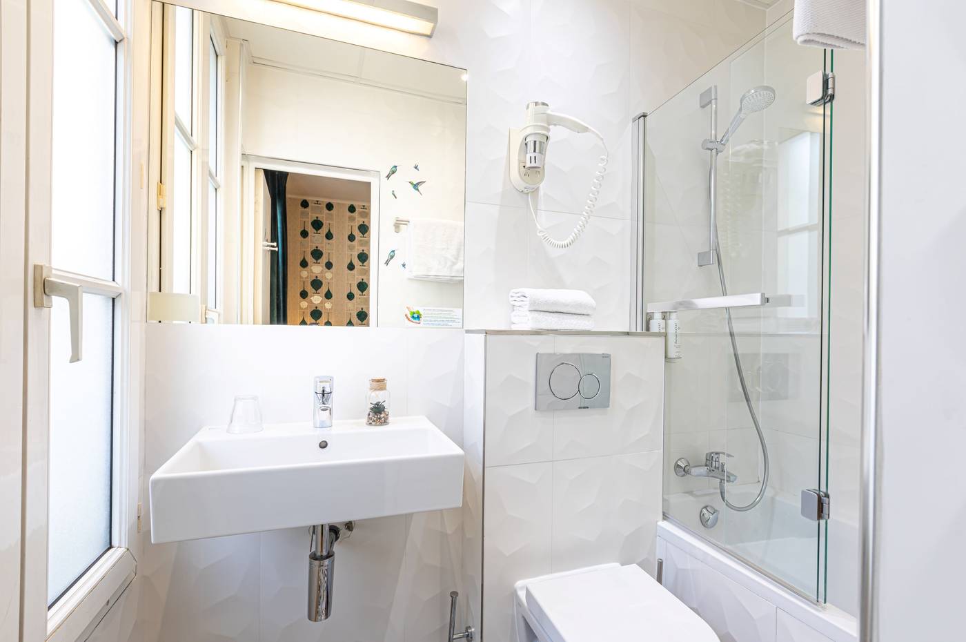 Hotel-Romance-Malesherbes-by-Patrick-Hayat-Room-29