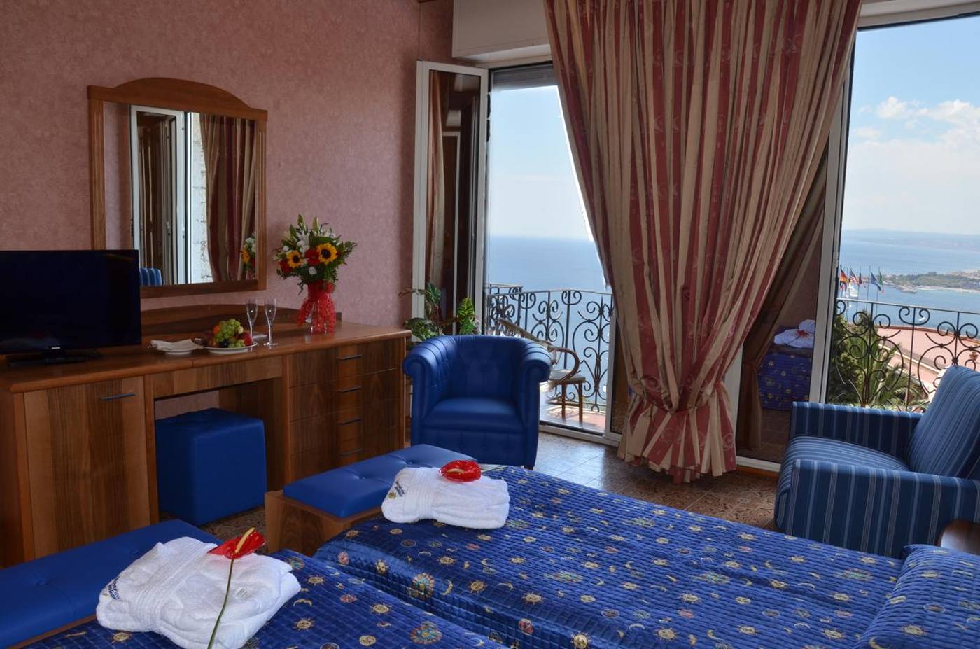 Taormina Park Hotel-Italy-TAORMINA-Room-10