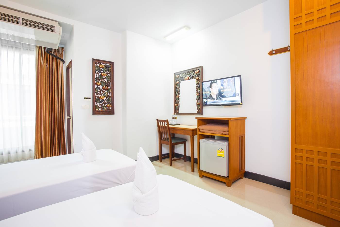 New-Siam-Palace-Ville-Hotel-Room-16