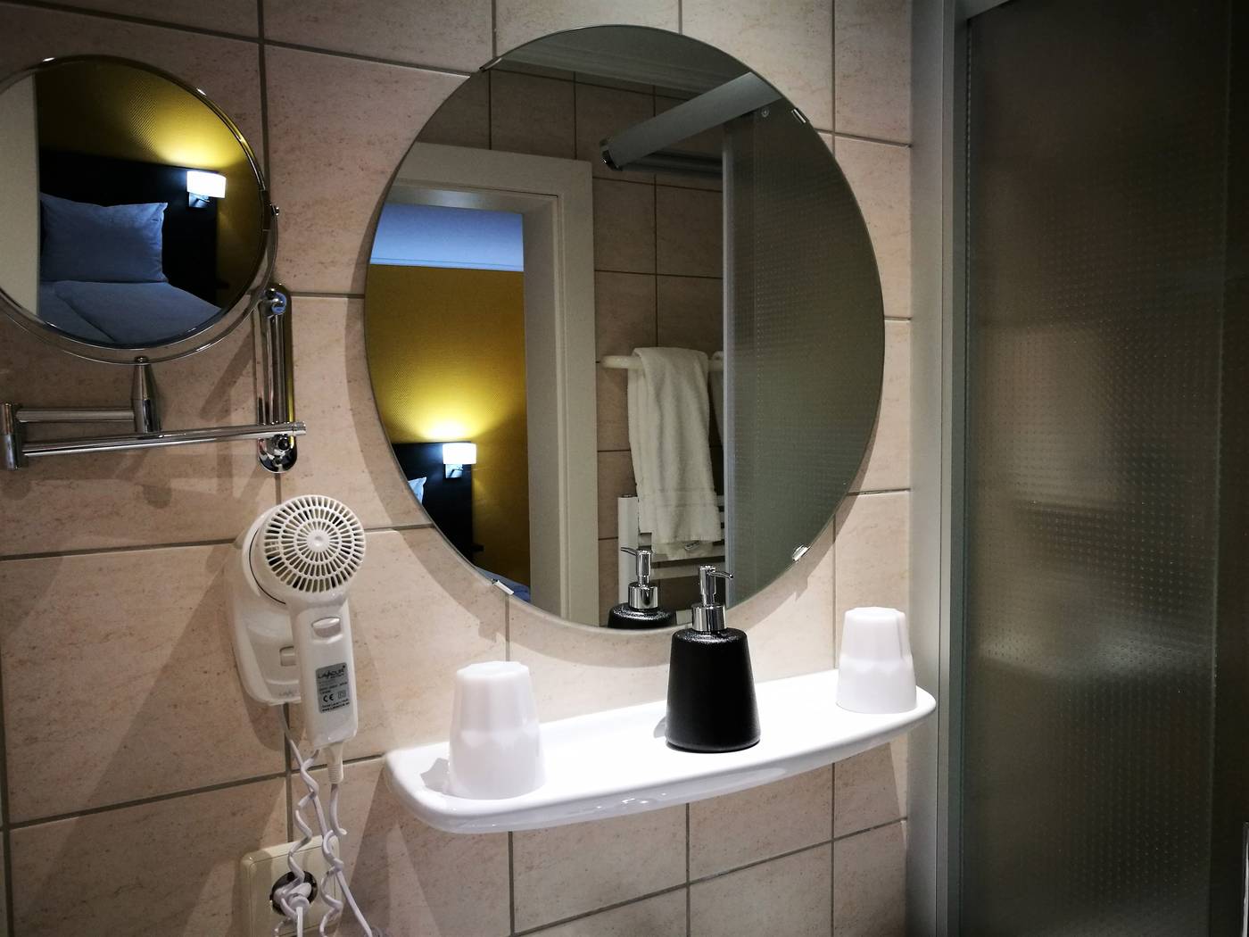 BIVIUS Hotel Restaurant Luxembourg-Luxembourg-Strassen-Room-6
