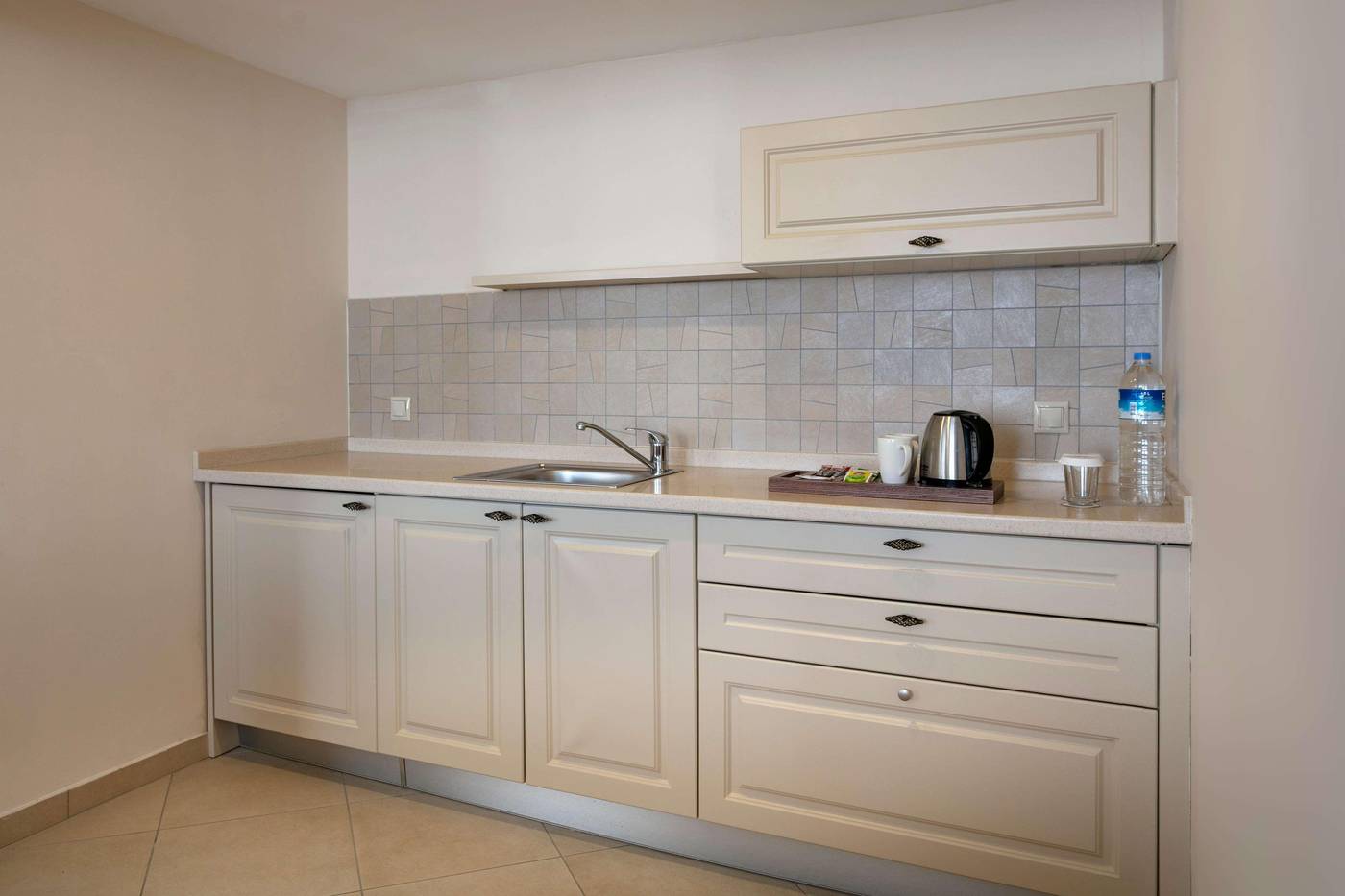 Seven-Seas-Hotel-Blue-Room-56