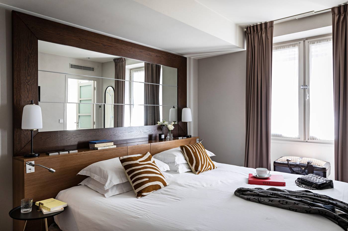 Holiday-Inn-Paris-Palais-de-lElysee-Room-21