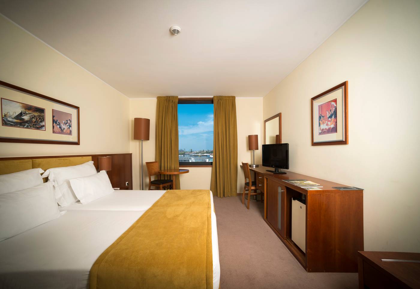 Vila-Gale-Opera-Room-7