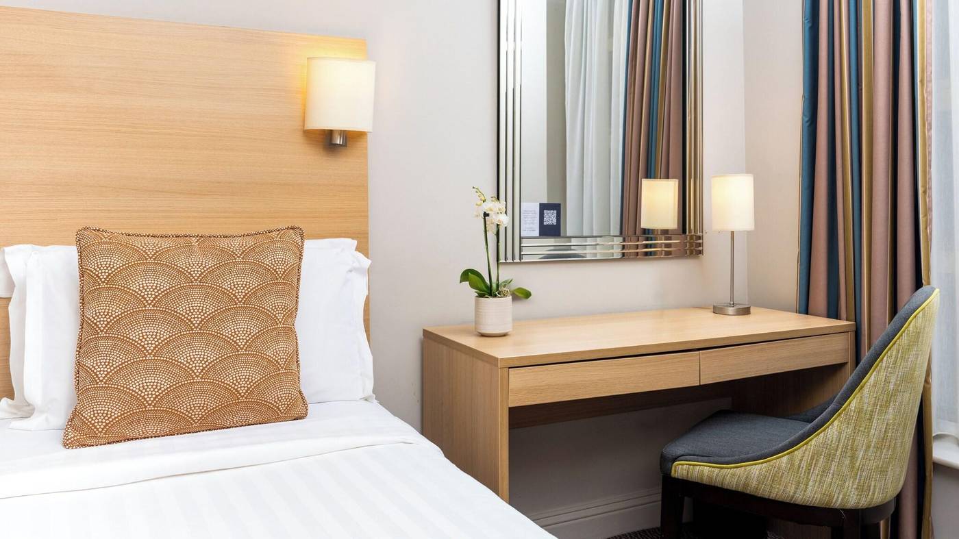 The-Fleet-Hotel-Room-6