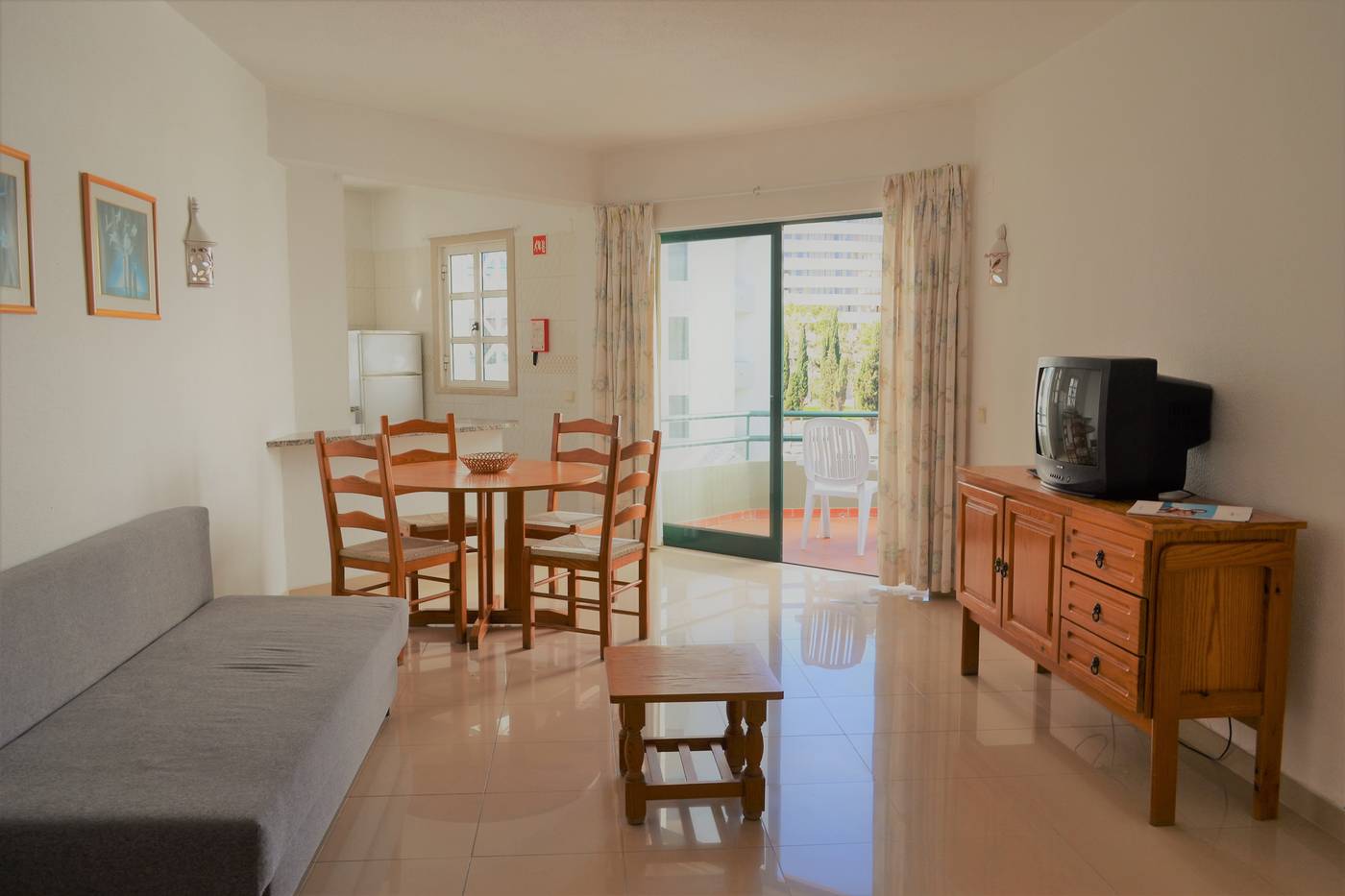 Algamar-Room-15